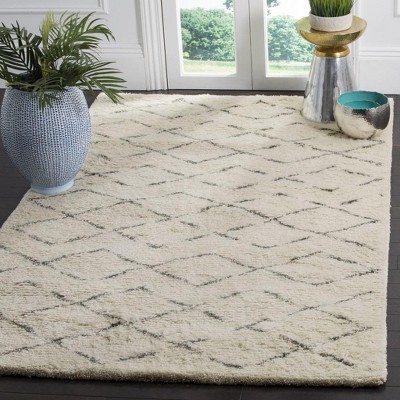 Ivory and Grey 6' x 9' Hand-Tufted Wool Shag Rug