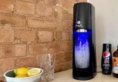 Sodastream E-terra Bundle With Extra Co2 Cylinder And Carbonating