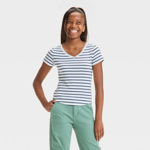Girls' Short Sleeve Lace Trim V-Neck Shirt - art class™ - 1 of 3