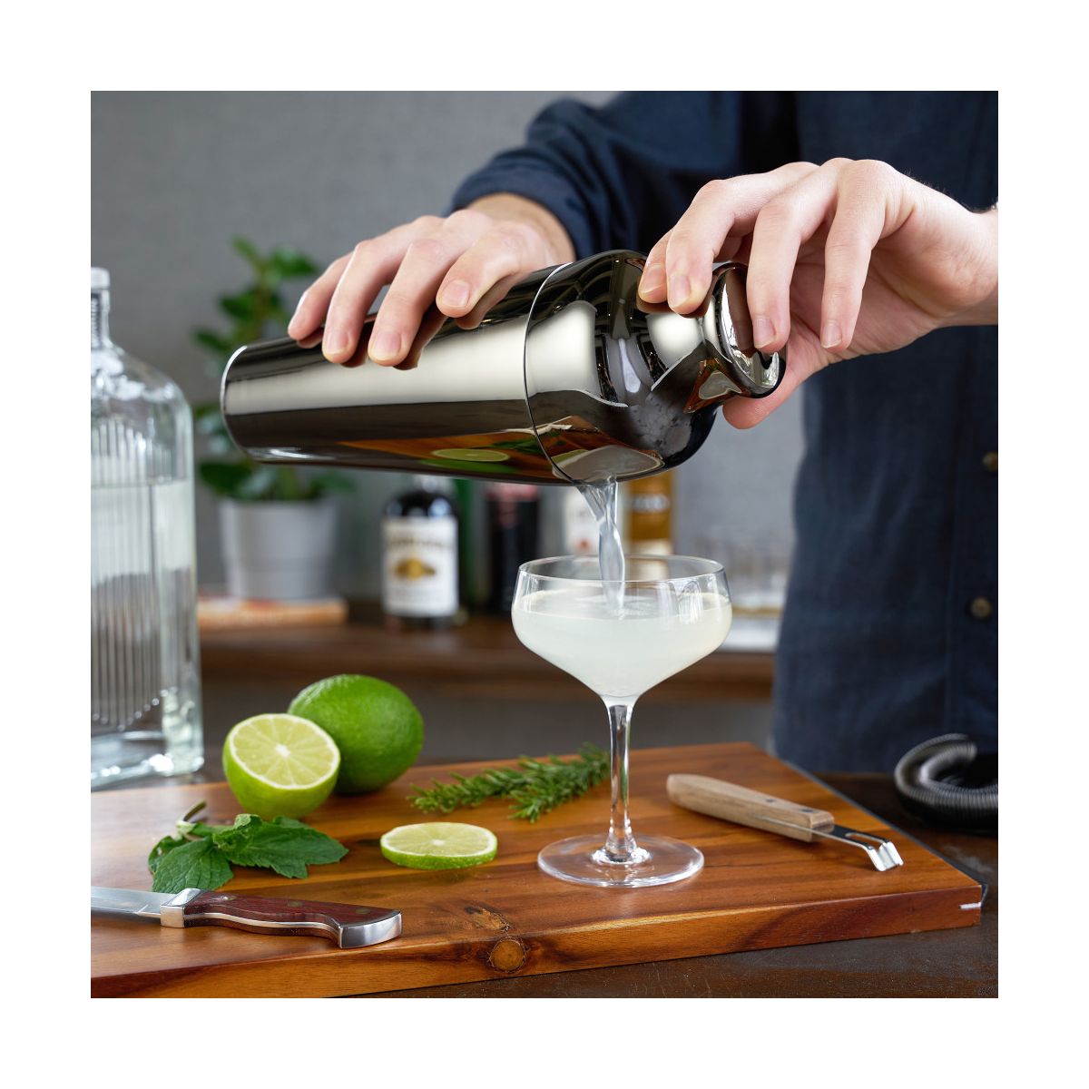 Viski Parisian Cocktail Shaker - 25 Oz Set of 1 - thumbnail 6