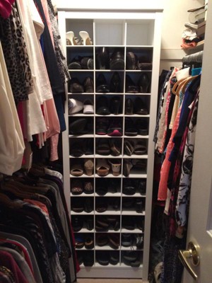 Zapatera en closet.  Closet storage design, Walk in closet design, Closet  designs