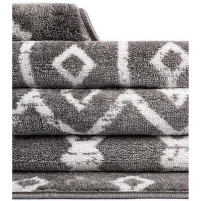 Light Gray Rectangular Trellis Synthetic Area Rug 5' x 8'