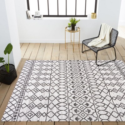 Kafel Ivory and Black Geometric Bohemian Indoor/Outdoor Rug
