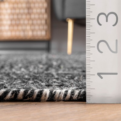 Handmade Black Geometric Wool 6' x 9' Area Rug