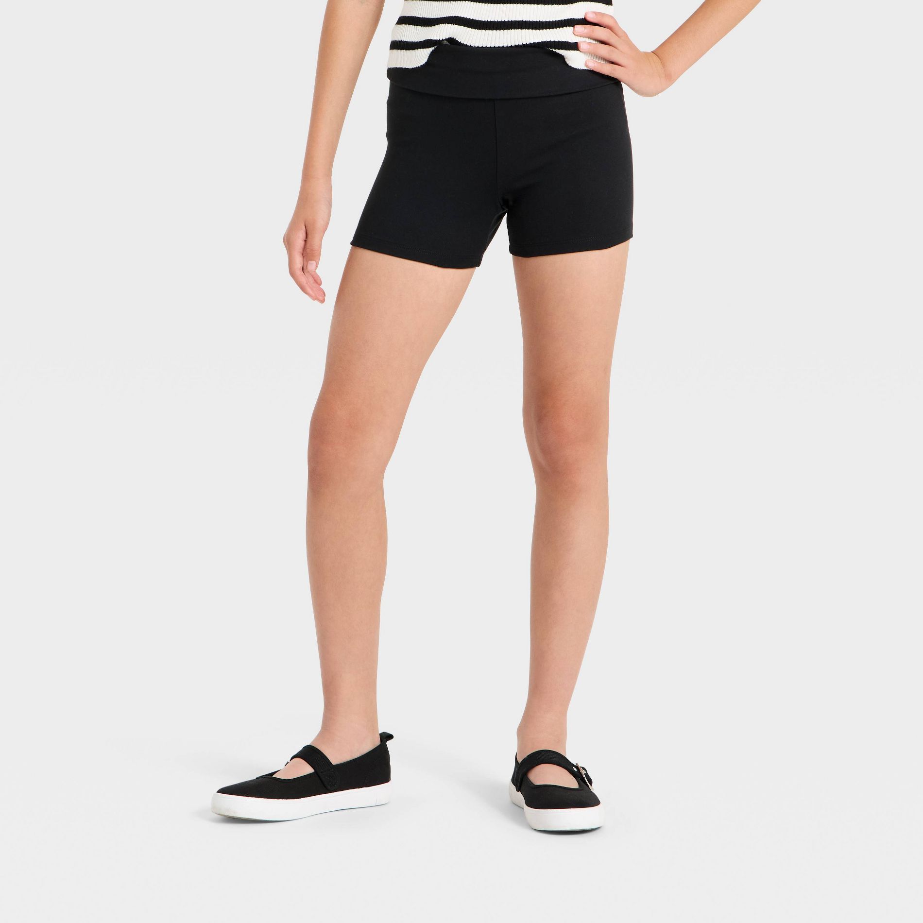 Girls' Super Soft Short Bike Shorts - art class™