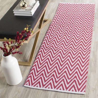 Red and Ivory Chevron Cotton Runner Rug, 2'3" x 7'