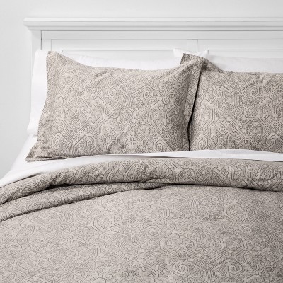 Full/Queen Family Friendly Medallion Comforter & Sham Set Gray - Threshold™