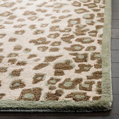 Grassland Green Wool and Viscose Hand-Tufted Runner Rug