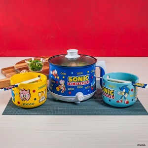 Uncanny Brands Sonic the Hedgehog Hot Pot with Ramen Bowls - 1 of 4
