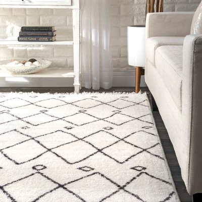 Off White Trellis Synthetic 5' x 8' Area Rug