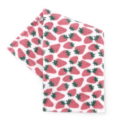 Throw Blanket Strawberry - Bullseye's Playground™