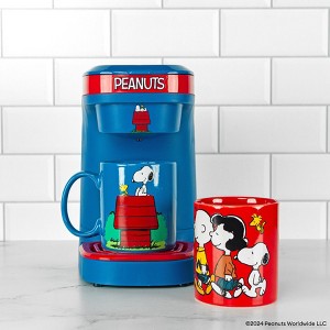 Uncanny Brands Peanuts Single Cup Coffee Maker Gift Set with 2 Mugs - 1 of 4