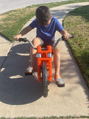 Little Tikes Street Burner Moto de montar de calle con asiento ajustable,  ruedas duraderas, ruedas de entrenamiento extraíbles para niños, niños