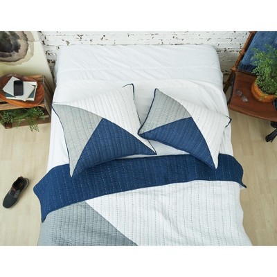 White and Blue Reversible Cotton Queen Quilt Set