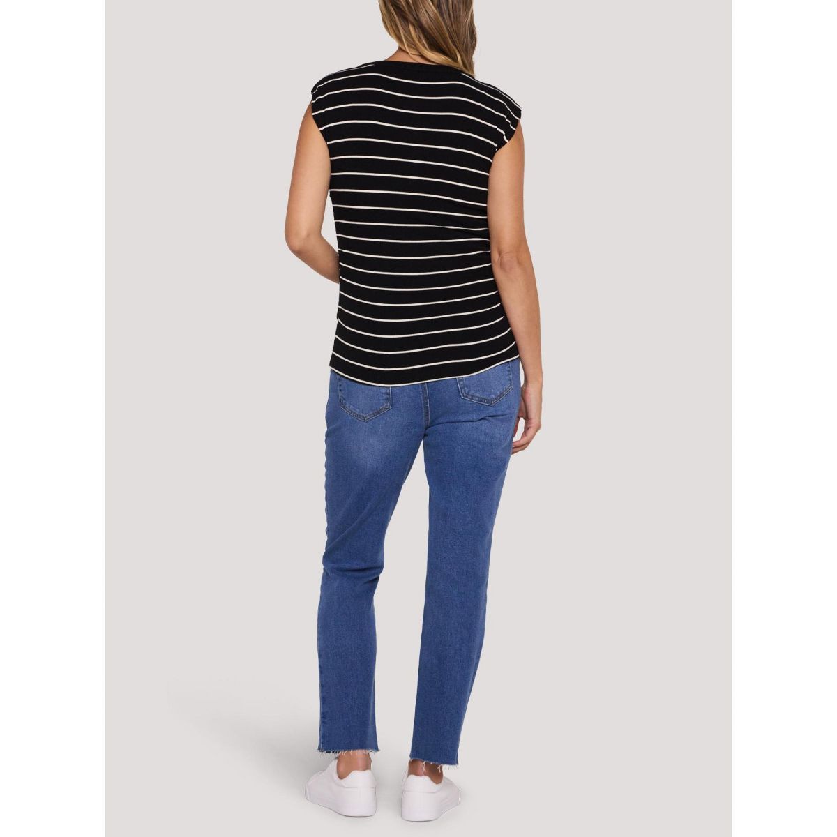 Women's Ruched Henley Muscle Tee | Motherhood Maternity - thumbnail 6