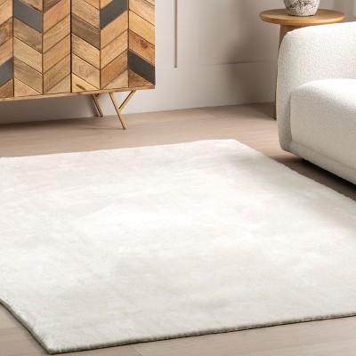 White 4' x 6' Solid Shag Machine Washable Area Rug