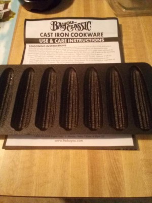 vintage cast iron cornbread pan for corn stick muffins, ears of