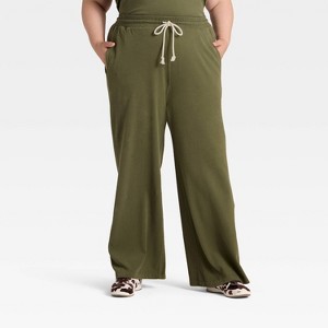 Women's Mid-Rise Relaxed Leg Sweatpants - Universal Thread™ - 1 of 3