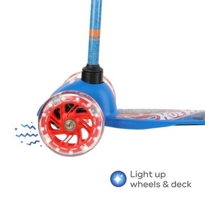 Hot Wheels Brandclub Hot Wheels Tilt and Turn Light Up 3 Wheel Scooter