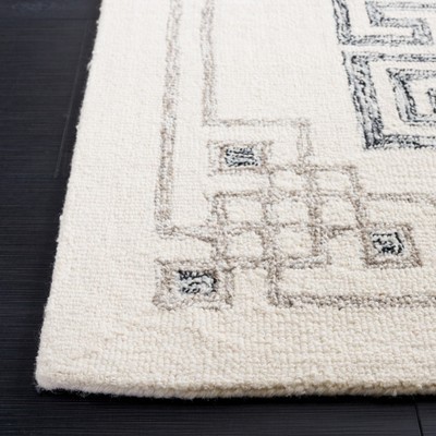 Casablanca 6' x 6' Black and Ivory Wool Tufted Shag Rug