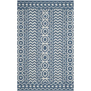 Dhurries DHU572 Hand Woven Flat Weave Indoor Rugs - Safavieh - 1 of 4