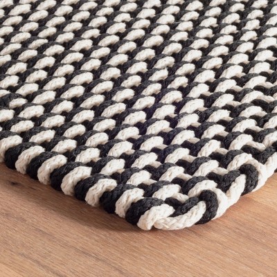 Braided Black/Ivory Geometric Synthetic Indoor/Outdoor Area Rug