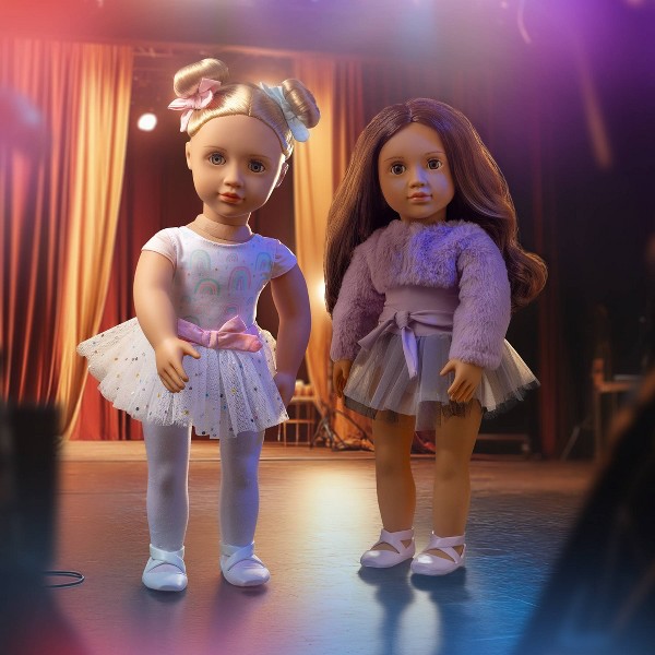 Muñeca bailarina Our Generation Kassia 18" con vestido de ballet arcoíris: cabello rubio lacio, ojos azules, sin articulación, tema deportivo 2