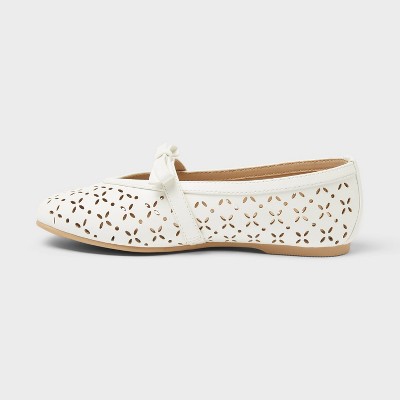Girls‘ Margo Laser Cut Ballet – Cat & Jack