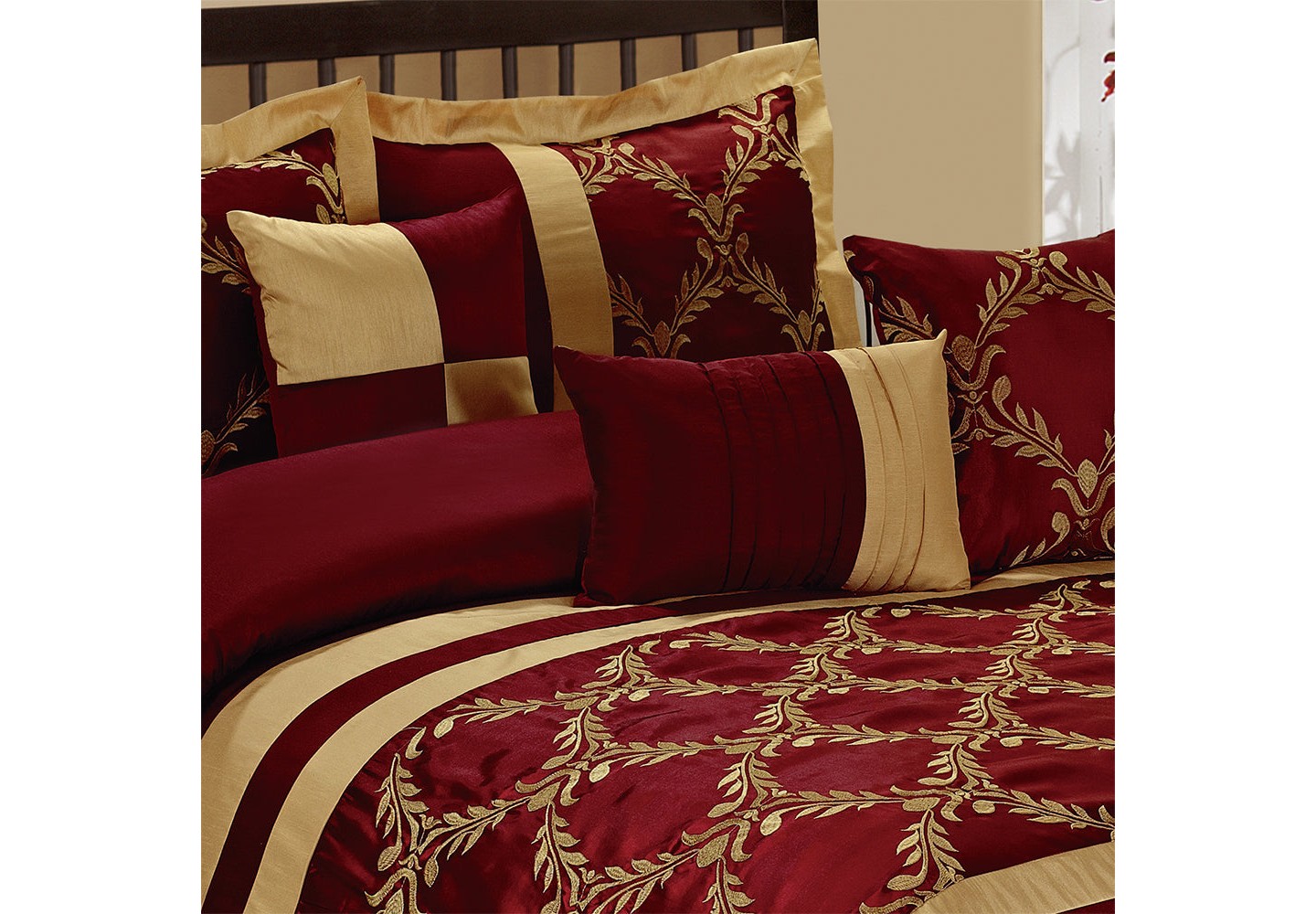 Постельное бельё HIG 7 Piece Bed in A Bag Comforter Set Queen Burgundy and Gold Faux Silk Fabric Embroidered Bedding Set, цвет: Бордовый — фото 3