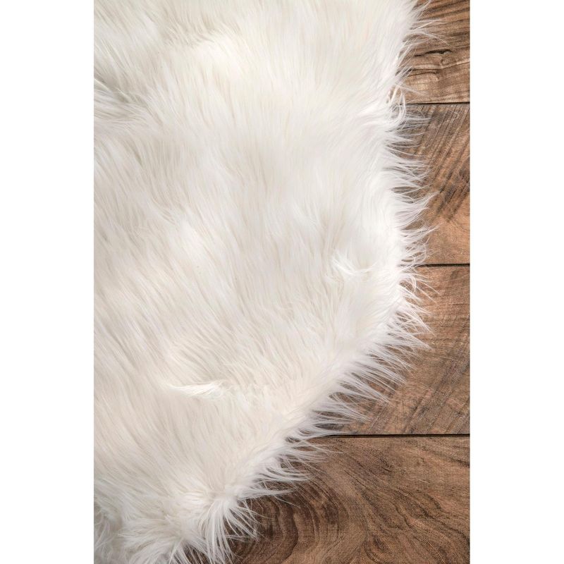 nuLOOM Terrell Solid Faux Sheepskin Area Rug, 4 of 8