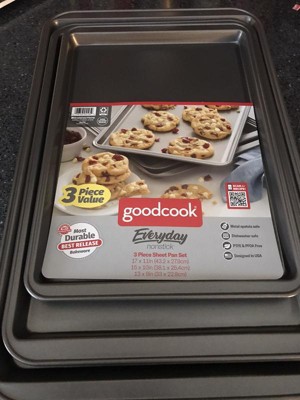NutriChef 3-Pc. Nonstick Cookie Sheet Pans - PFOAm PFOSm PTFE-Free,  Professional Quality Kitchen Cooking Non-Stick Baking Trays w/ Black  Coating