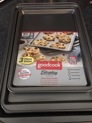 NutriChef 3-Pc. Nonstick Cookie Sheet Pans - PFOAm PFOSm PTFE-Free,  Professional Quality Kitchen Cooking Non-Stick Baking Trays w/ Black Coating