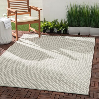 Blue Trellis Handwoven Synthetic Indoor/Outdoor Rug