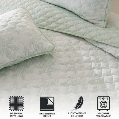 Twin Blue Microfiber Reversible Snowflake Quilt Set