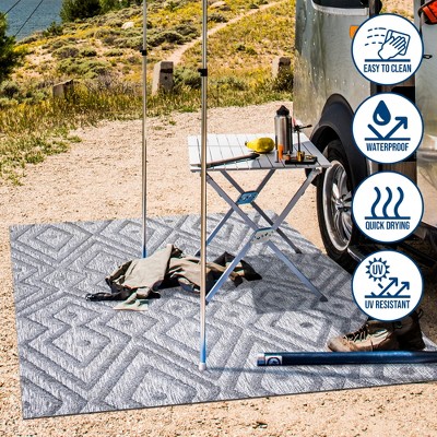 Dark Gray Geometric Synthetic 4' x 6' Reversible Rug