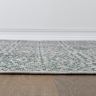 Green and White Synthetic Floral Reversible 5' x 7' Area Rug