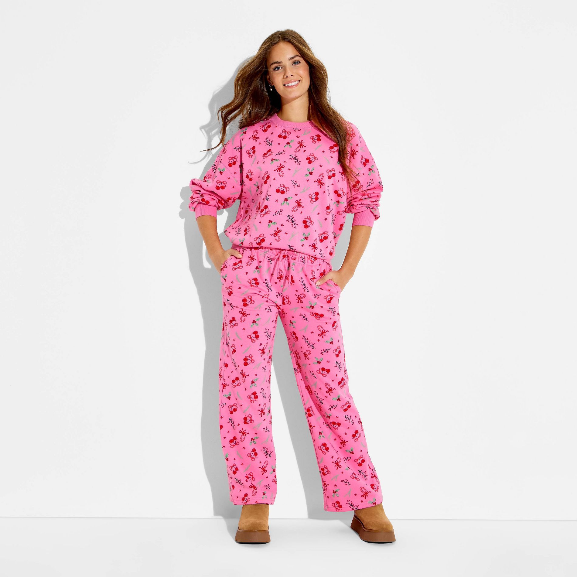Women's Holiday Print Fleece Graphic Pants - Pink