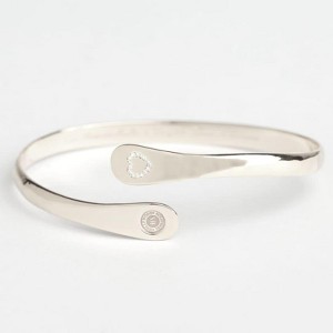 Hollywood Sensation Mother Daughter Bracelets- Engraved Love Between Mother and Daughter Knows No Distance Bracelet - 1 of 4
