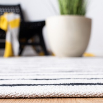 Coastal Charm Black and Ivory 8' x 10' Handwoven Cotton Rug