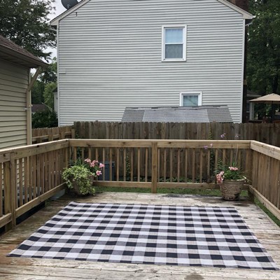 6' x 8' Gingham Outdoor Rug Black/Taupe - Foss Floors