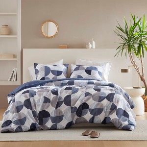 3Pcs Geometric Print Comforter Set, Premium Touch Contemporary Style All Season Bedding Set with Matching Shams - 1 of 4