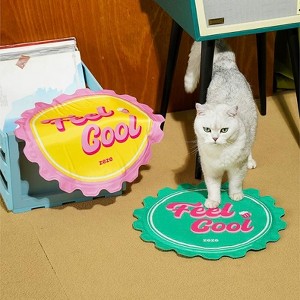 ZEZE Retro Bottle Cap Cooling Pet Mat - 1 of 4