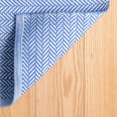 Classic French Blue Herringbone Handwoven 4'x6' Synthetic Rug