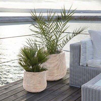 Distressed Tan and White Ribbed Round Planter