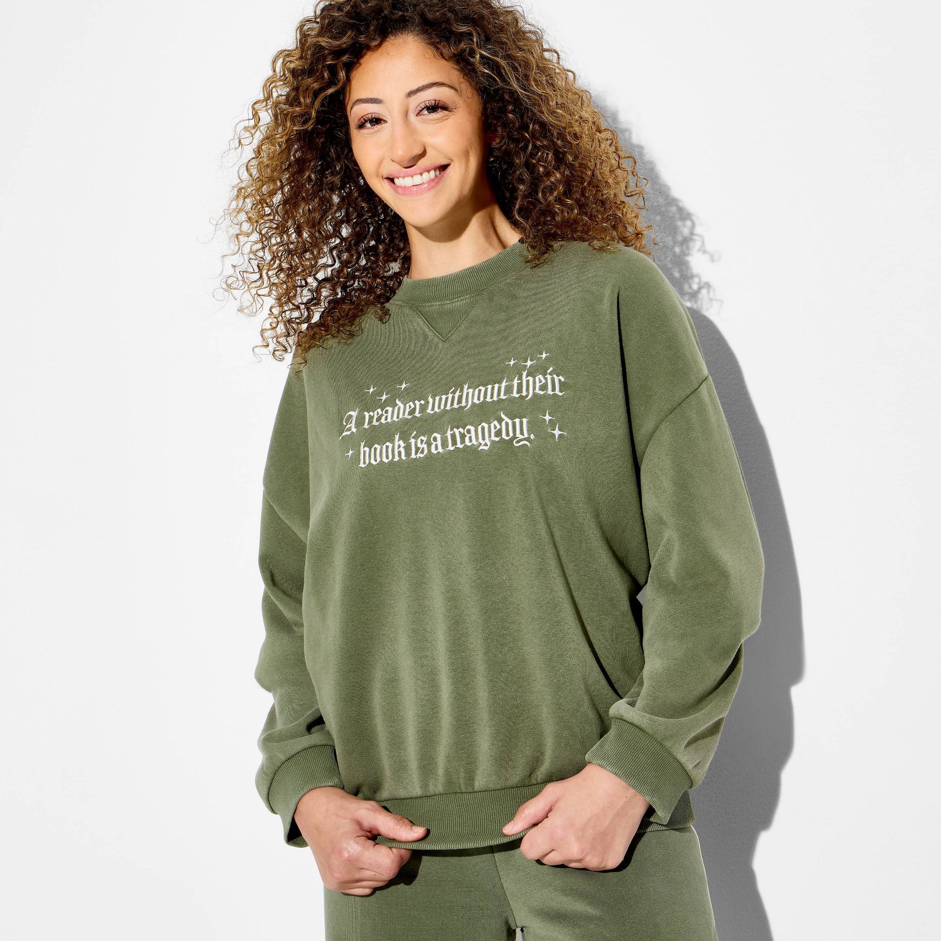Women's Fourth Wing Reader Fleece Graphic Pullover Sweatshirt - Moss Green