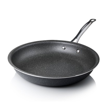 covered saute pan