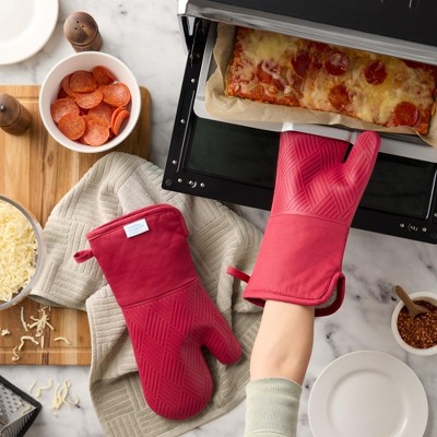 Red Basketweave Soft Silicone Oven Mitt 2-Pack Set