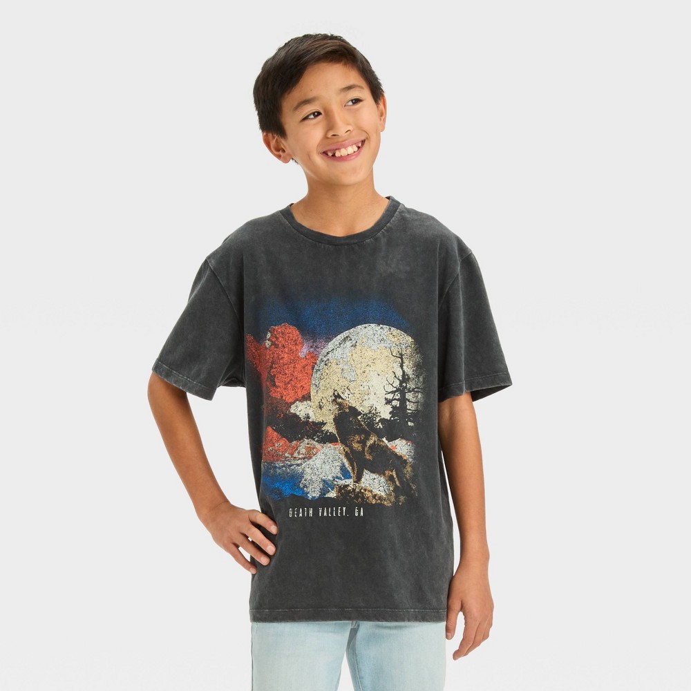 Size (6/7) Boys' Short Sleeve Graphic T-Shirt with Vintage Wolf - art class™ Dark Gray S