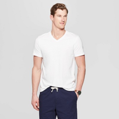 Men's Standard Fit Short Sleeve Lyndale V-Neck T-Shirt - Goodfellow & Co™