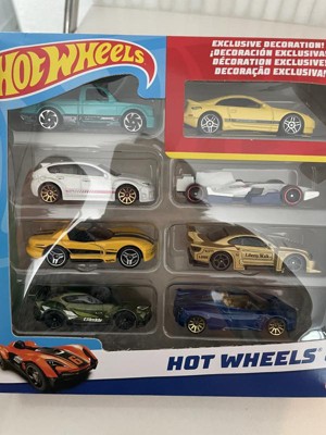 Hot Wheels Cars & Trucks Set With 1 Exclusive Car - 1:64 Scale 